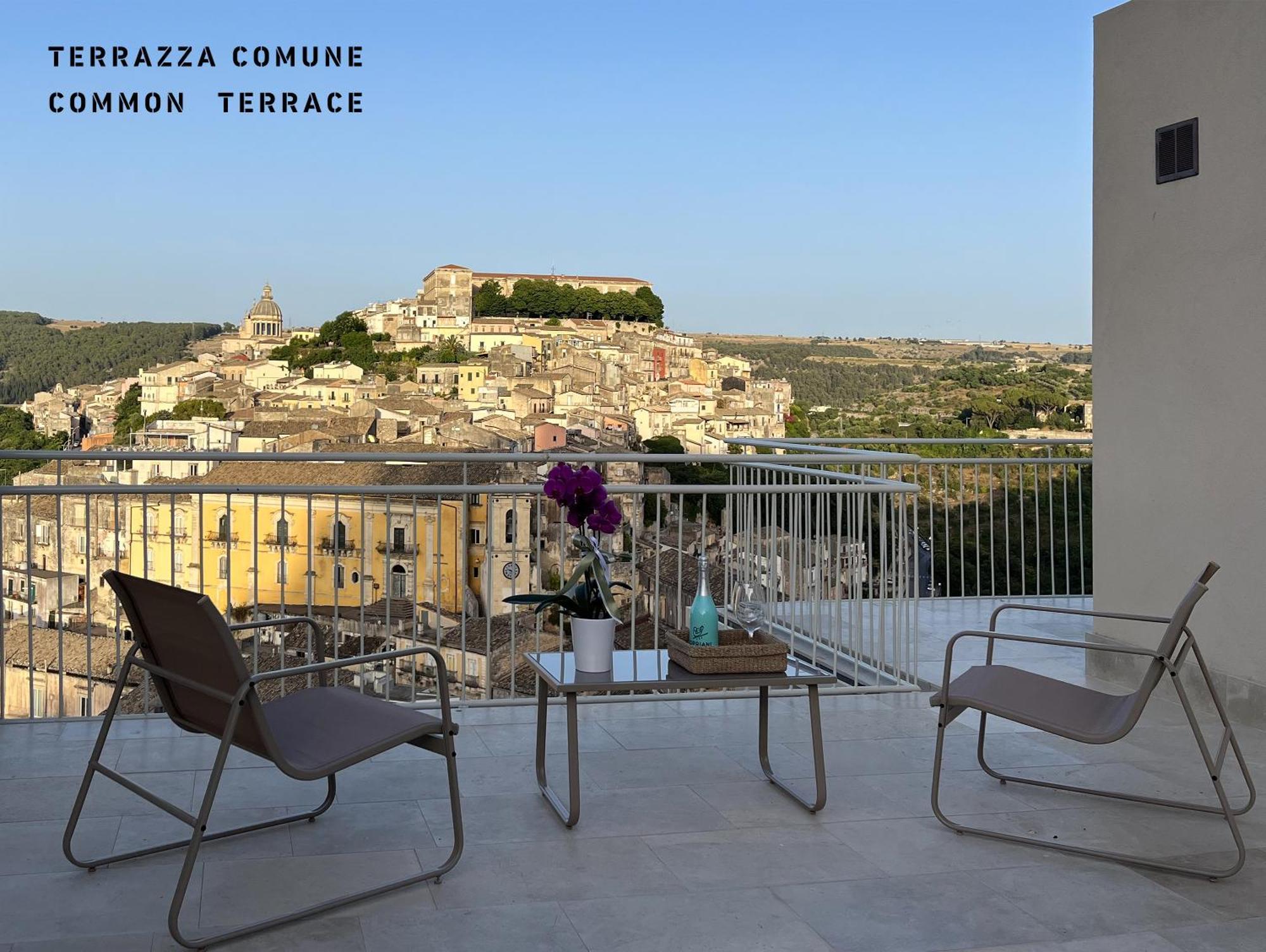 La Casa Di Irene - Suites Con Vista Ragusa Ngoại thất bức ảnh