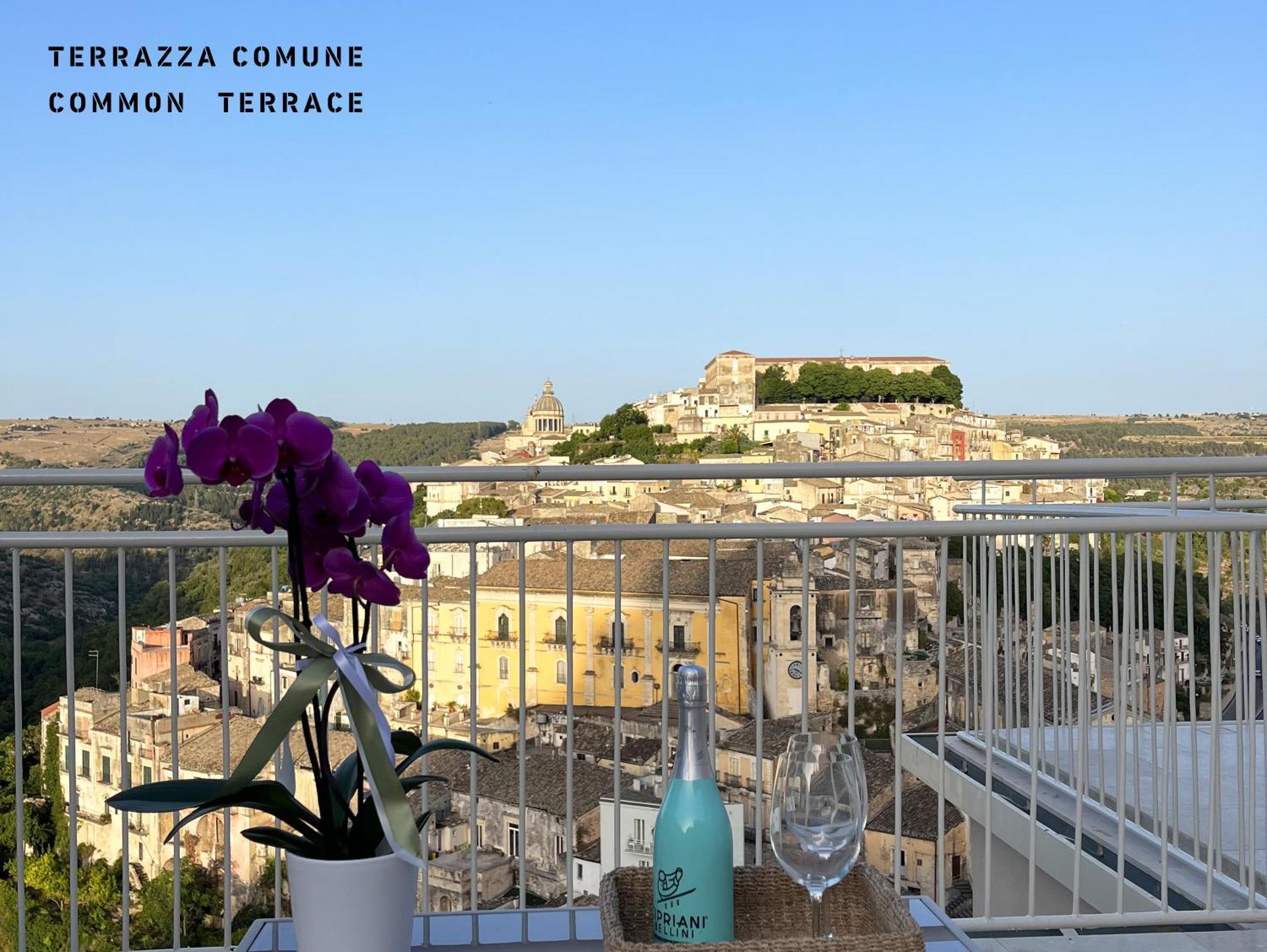 La Casa Di Irene - Suites Con Vista Ragusa Ngoại thất bức ảnh